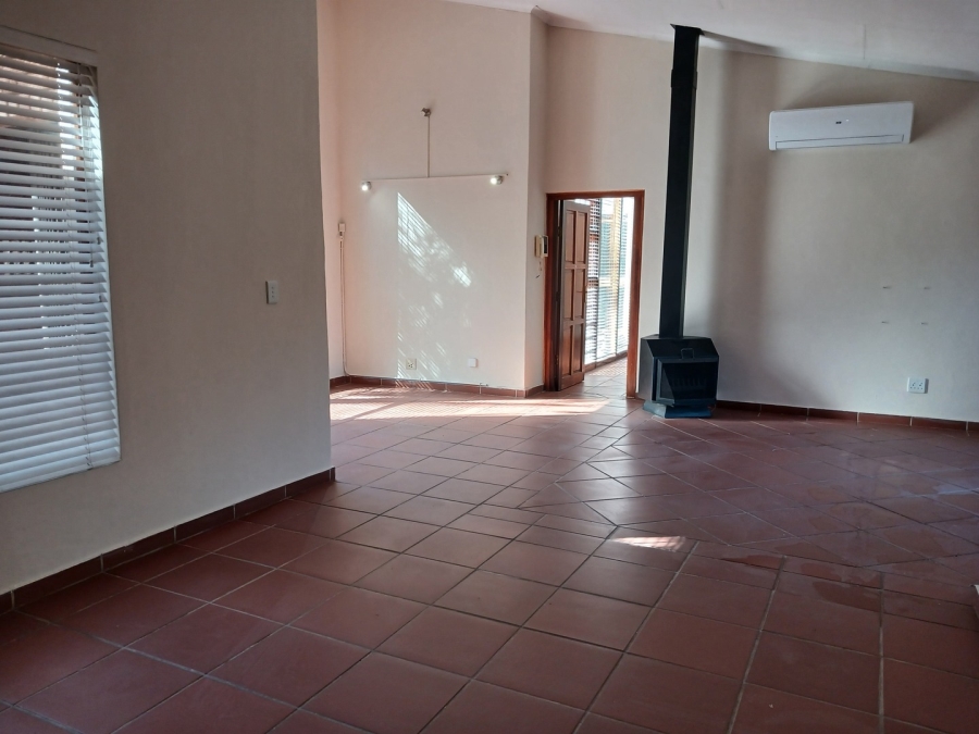 To Let 4 Bedroom Property for Rent in Schoemansville North West
